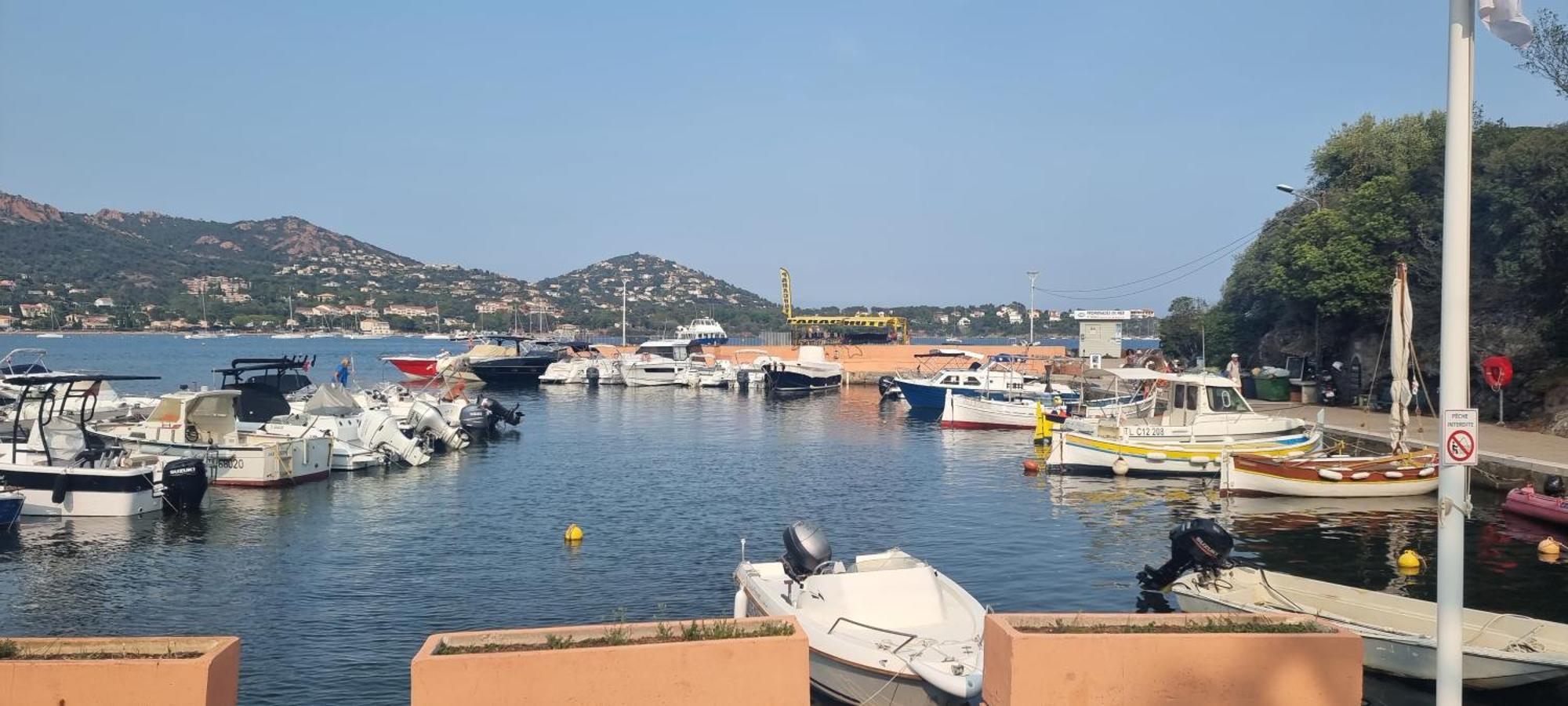 Agay Cap Esterel Village Allee Fleurs - F2 Clim Vue Golf Et Mer - Grande Terrasse Plein Sud Saint-Raphaël Exteriér fotografie