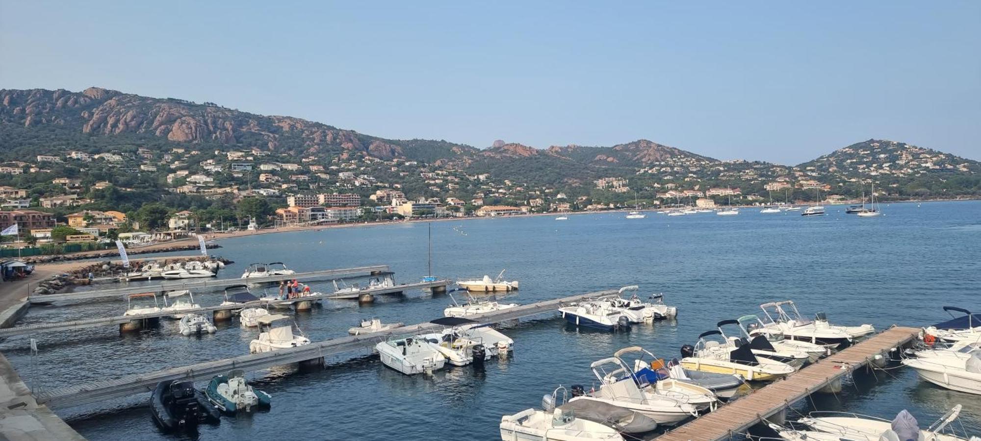Agay Cap Esterel Village Allee Fleurs - F2 Clim Vue Golf Et Mer - Grande Terrasse Plein Sud Saint-Raphaël Exteriér fotografie
