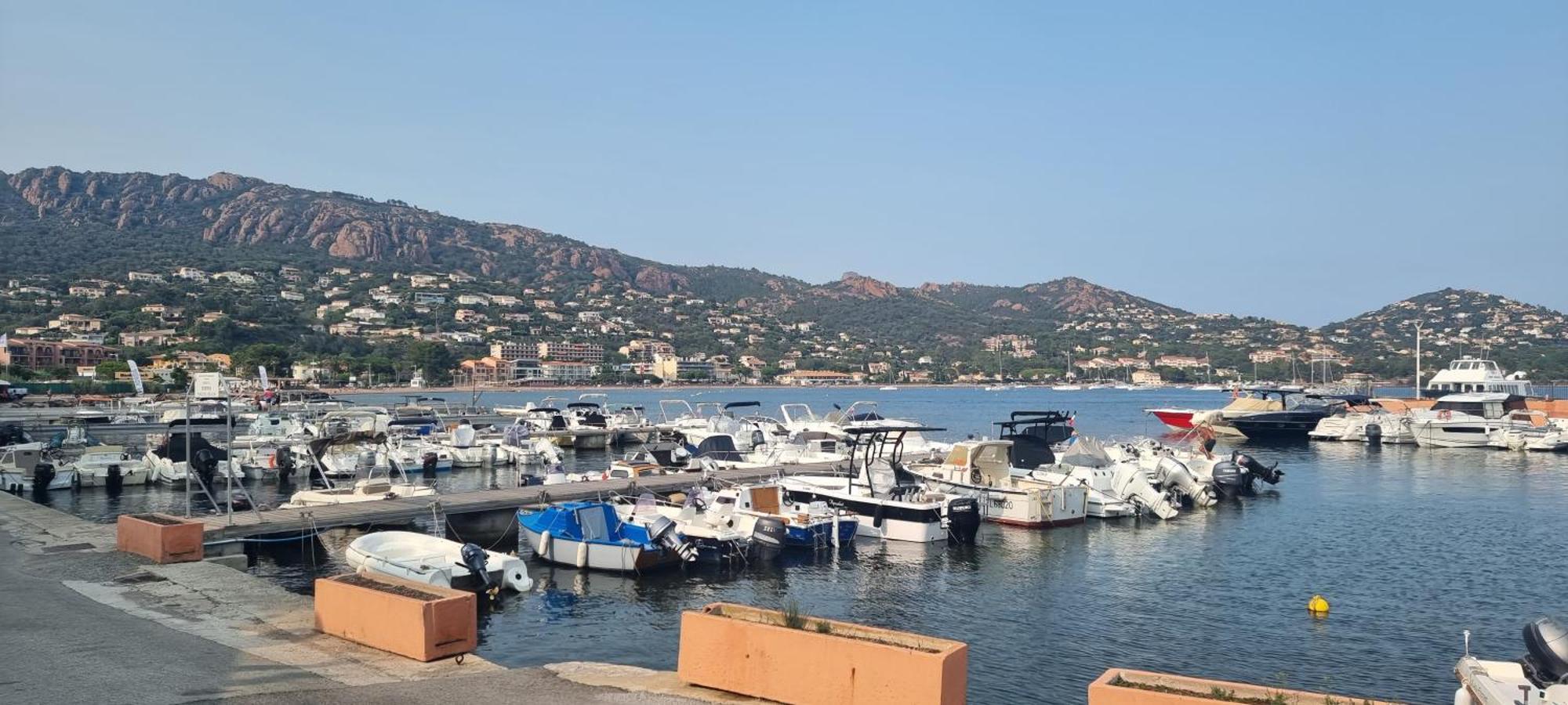 Agay Cap Esterel Village Allee Fleurs - F2 Clim Vue Golf Et Mer - Grande Terrasse Plein Sud Saint-Raphaël Exteriér fotografie