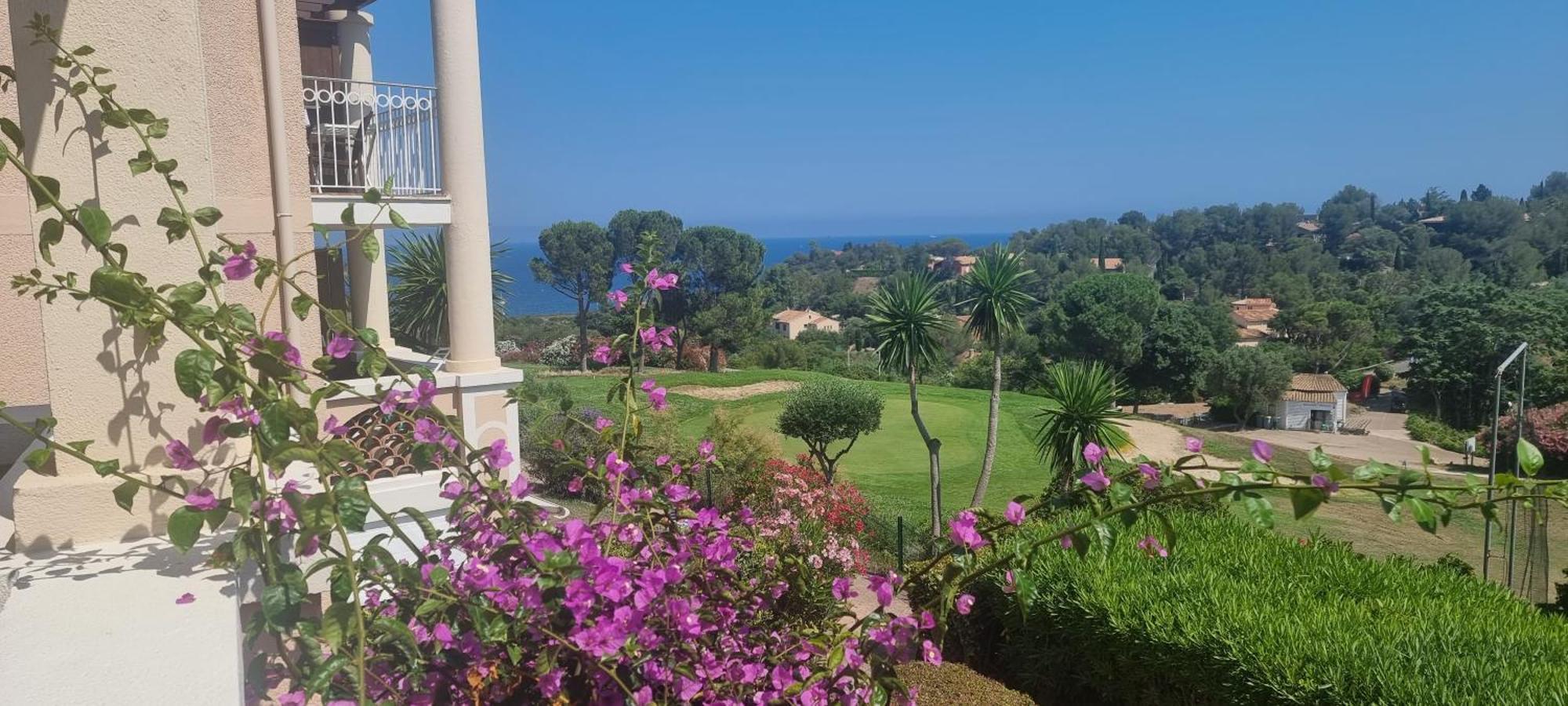 Agay Cap Esterel Village Allee Fleurs - F2 Clim Vue Golf Et Mer - Grande Terrasse Plein Sud Saint-Raphaël Exteriér fotografie