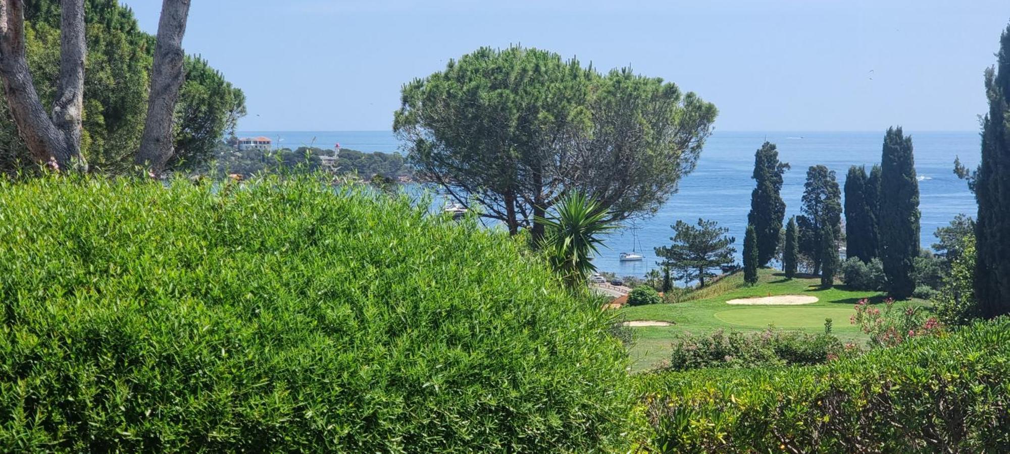 Agay Cap Esterel Village Allee Fleurs - F2 Clim Vue Golf Et Mer - Grande Terrasse Plein Sud Saint-Raphaël Exteriér fotografie