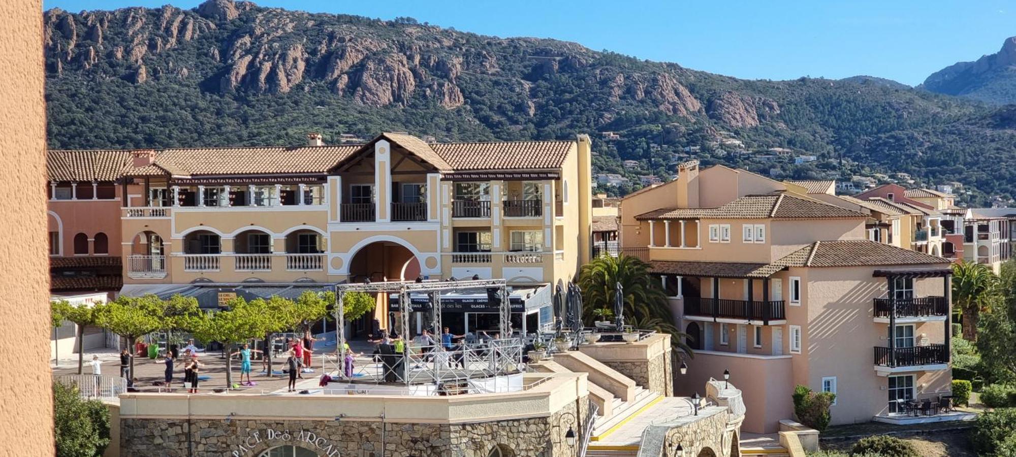 Agay Cap Esterel Village Allee Fleurs - F2 Clim Vue Golf Et Mer - Grande Terrasse Plein Sud Saint-Raphaël Exteriér fotografie